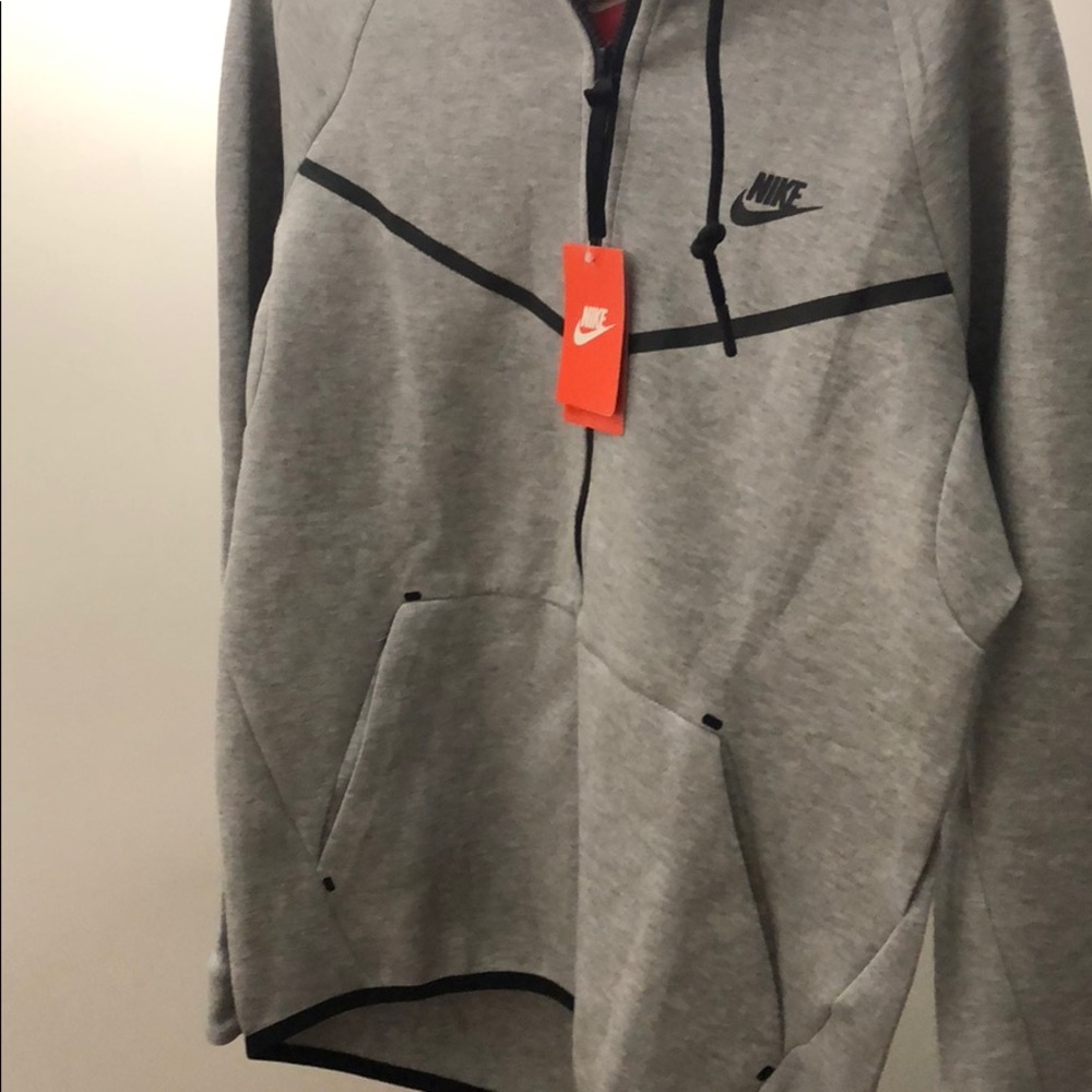 Nike tech fleece full zip jacket - Picture 4 of 4